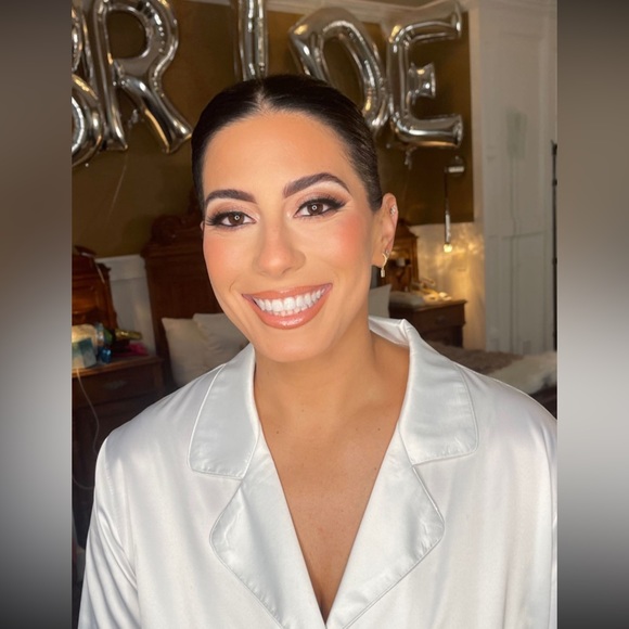 Meet your Posher, Gabriella - Picture 1 of 1